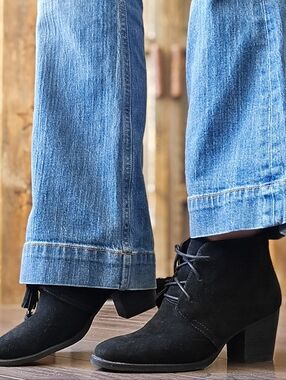 Blondo Waterproof Suede Ankle Boots Black Tassel Lace Up Block Heel Size 7.5